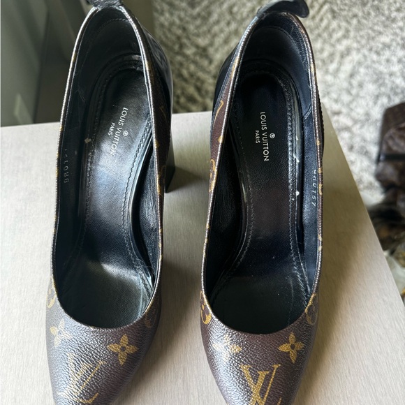 Louis Vuitton Matchmake Heels - Picture 9 of 11